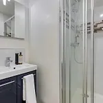 דירה Roxane Spacious 3-bedroom With Terrace And Parking Just Steps