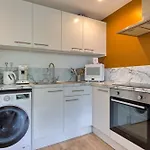 דירה Roxane Spacious 3-bedroom With Terrace And Parking Just Steps