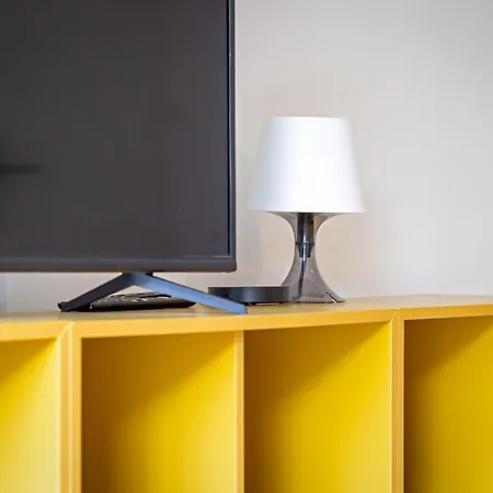 Roxane Spacious 3-bedroom With Terrace And Parking Just Steps