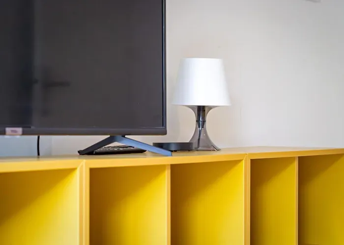 Roxane Spacious 3-bedroom With Terrace And Parking Just Steps